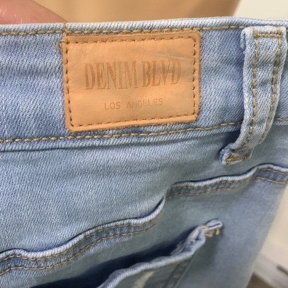 Denim BLVD Slim Fit Rugged Jean Skirt Waist 28 Distressed Mini Skirt Blue Wash - Picture 6 of 7